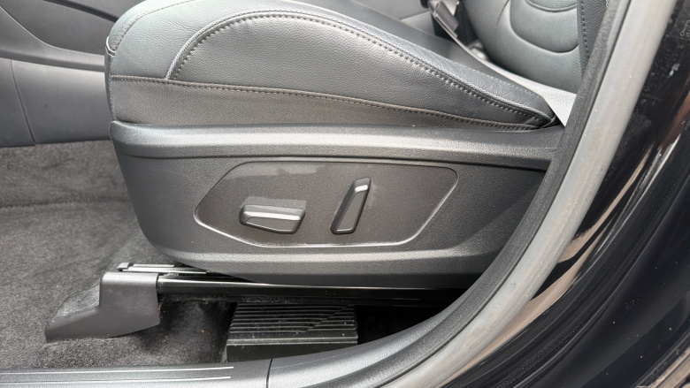 Hyundai TUCSON 1.6 TGDi 48V MHD 180 Ultimate 5dr 4WD DCT Petrol Estate